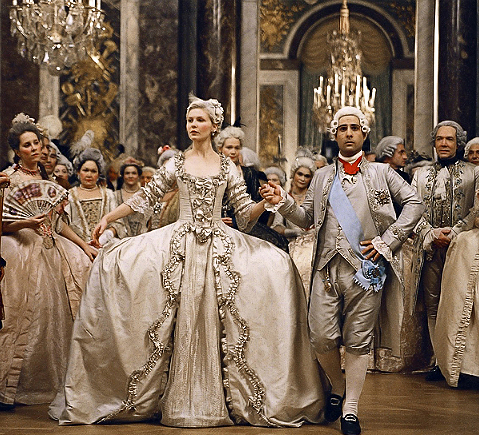 Dal film Marie Antoinette - I sovrani danzano nella Galleria degli Specchi